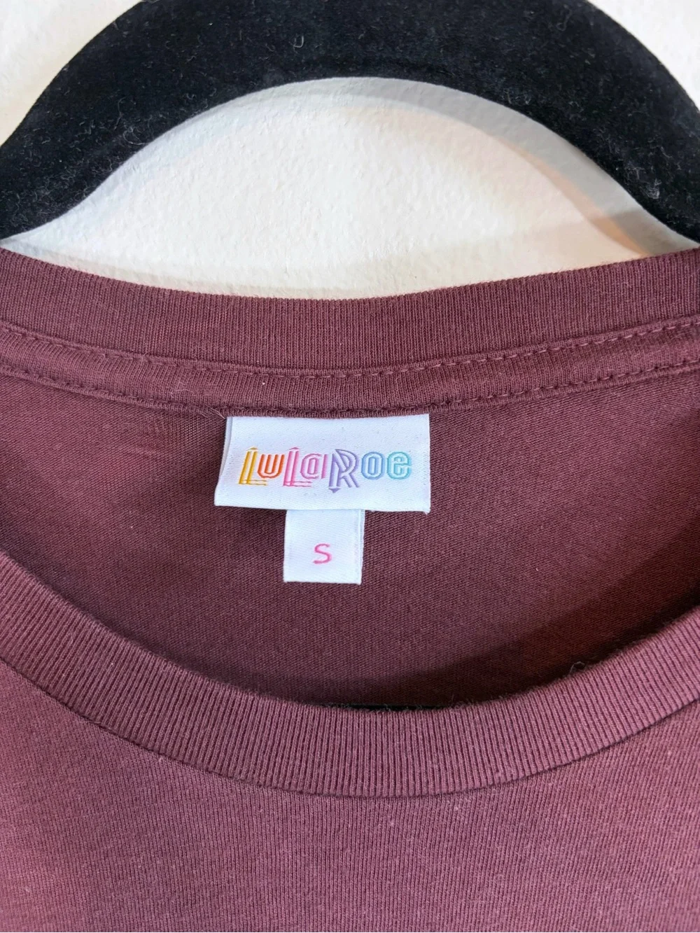 LuLaRoe Hudson Long Sleeve Tee Small “Powered by Coffee” Graphic Super Soft - Picture 3 of 7